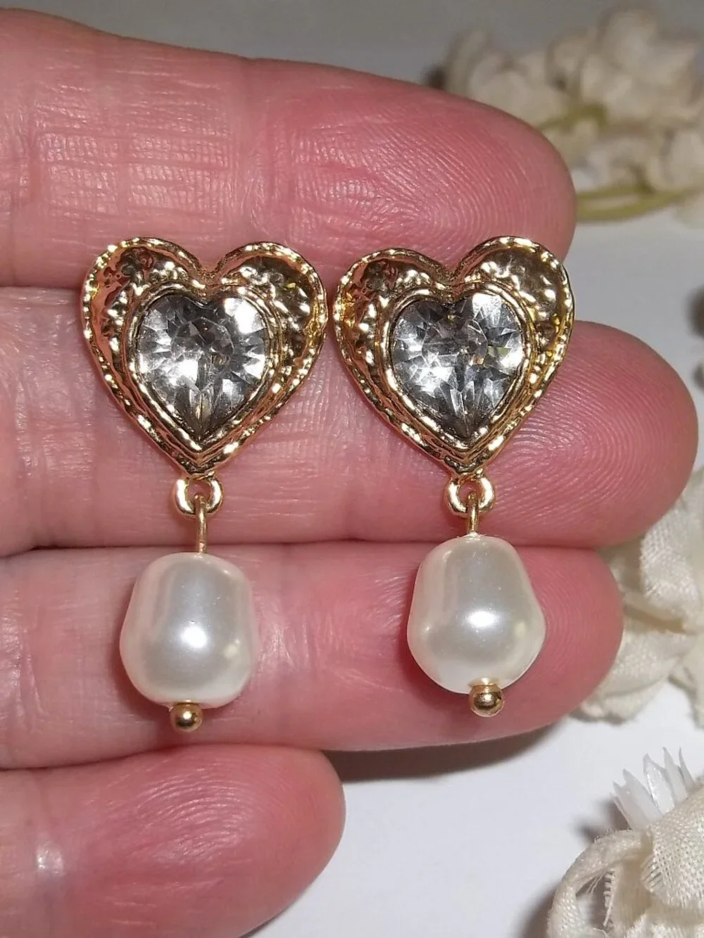 Heart Stud Earring with Grey Rhinestone and White Faux Pearl Drop Gold Tone D850